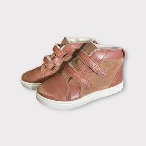 UGG kids boot